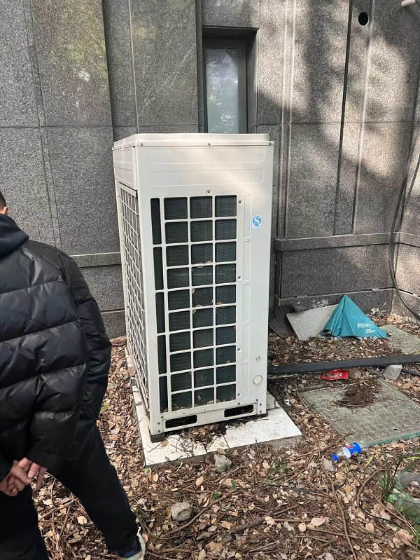 杭州郡康怡德醫(yī)院空調(diào)外機降噪1