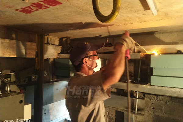 住戶室內(nèi)長期遭受電梯困擾，該如何解決？